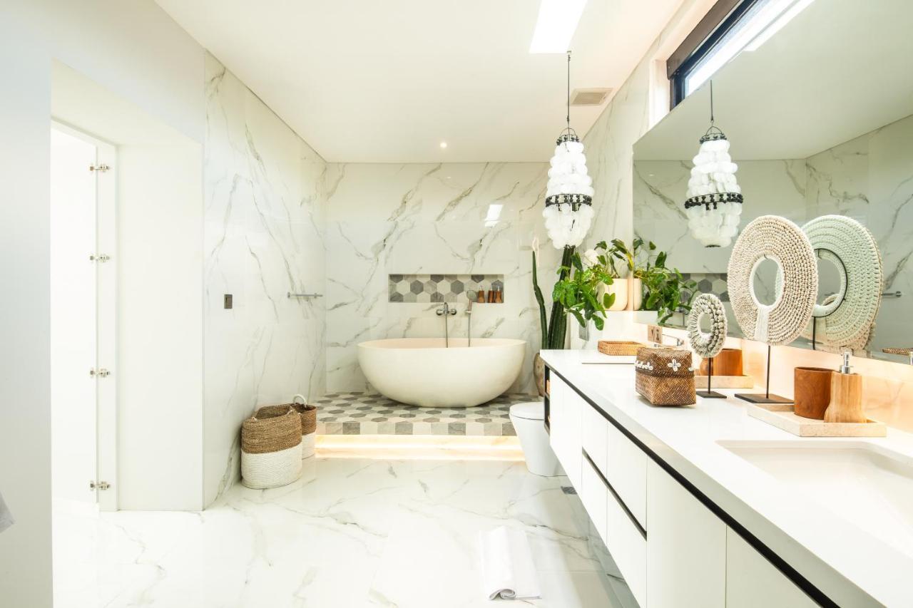 Luxury Villa Devina I Seminyak I Yoga & Gym Екстериор снимка